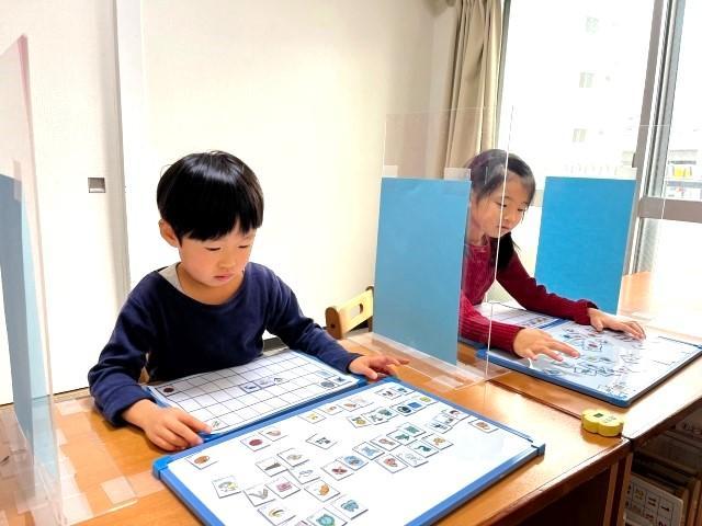 【児童指導員】児童福祉施設・幼稚園等で5年以上の経験ある方歓迎！放課後等デイサービス/正社員/資格必須/月給27万円～/送迎なし/年休120日/成長するなら研修充実の業界大手へ♪の写真4枚目