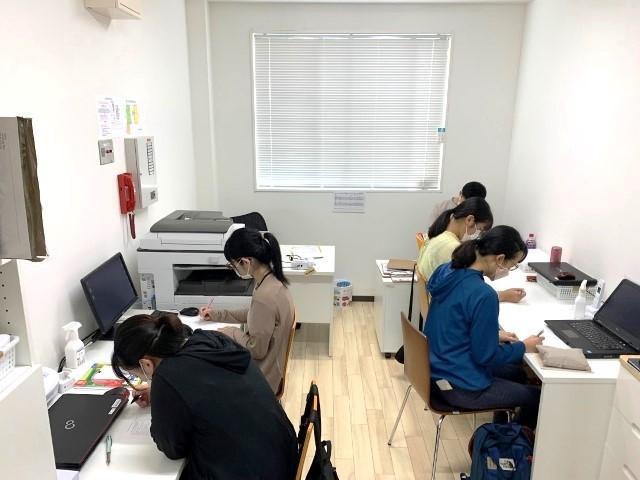 【理学療法士】多機能型施設/正社員/資格必須/月給22.3万円～/日月休み◎/日本最大級の英会話スクールが運営/「できる喜び、分かる楽しさ」を質の高い学びで実現！の写真8枚目