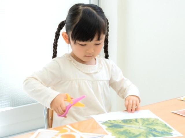 【児童指導員】多機能型施設/資格必須/正社員/月給25.3万円～/送迎なし/年休120日/児童福祉施設、幼稚園等で5年以上の経験ある方歓迎！/業界大手で教育サポート＆待遇充実♪の写真1枚目