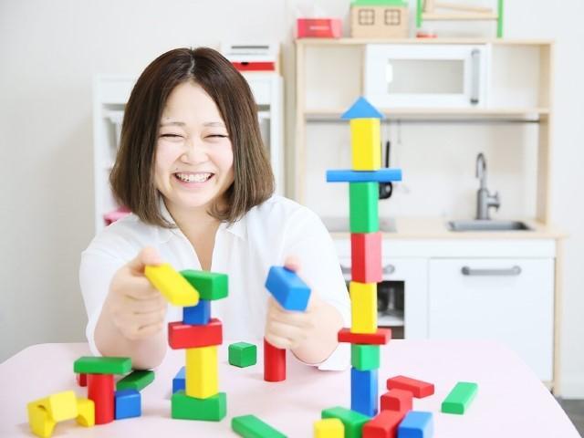 【理学療法士】多機能型施設/正社員/資格必須/月給26.5万円〜/未経験・ブランク可/じっくり2か月の研修あり！専門知識とスキルが身につきます♪/子どものできるを増やすABA療育の写真1枚目