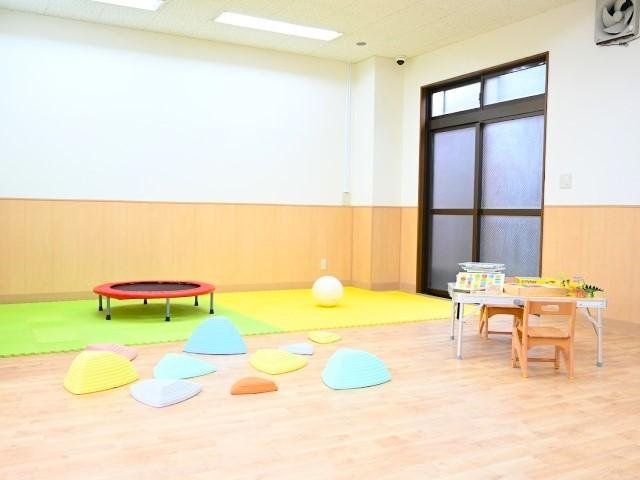 【看護師/准看護師】重症心身障害児施設/月給30万円～/年休112日/業界未経験でもOK！/小規模保育園を運営中の法人◎/笑顔で働いて輝ける場所♪正社員/資格必須