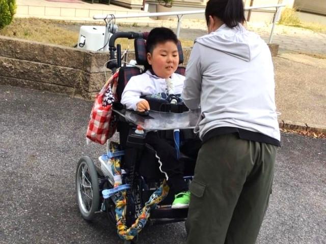 【理学療法士】重症心身障害児施設/日曜休み/残業ほぼなし◎/産休・育休の取得実績あり/「たのしい・あんしん・りらっくす」した成長を支援♪/月給23万円～/正社員/資格必須