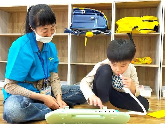 【保育士】放課後等デイサービス/全国300施設以上を展開する業界大手のFC◎/アロマとアートをメインに、子どもたちの充実感や満足感を大切に♪/月給19.5万円～/正社員/資格必須の写真6枚目