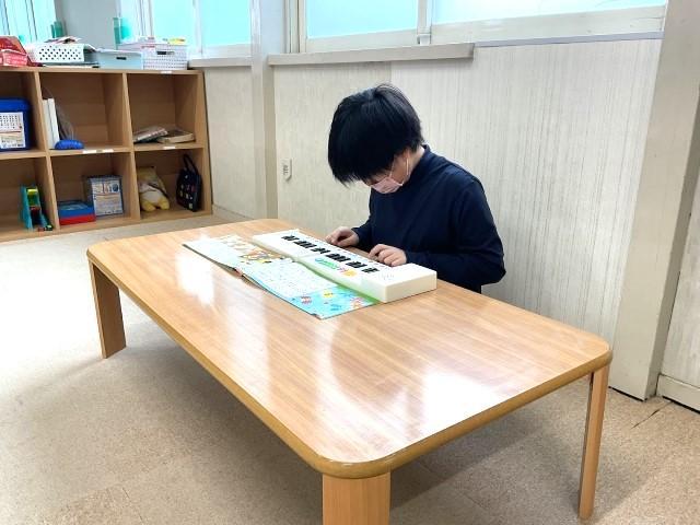 【保育士】放課後等デイサービス/正社員/資格必須/月給24.4万円～/年休123日/土日祝休み！完全週休2日制/未経験可/教育制度充実/10か所以上の療育施設を展開する法人◎の写真4枚目