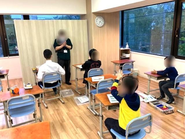【理学療法士】多機能型施設/正社員/資格必須/月給21万円～/日祝休み◎/年間休日115日/残業ほぼなし/プログラミング教育＆学習支援を中心に、子どもたちの未来を創る♪の写真3枚目