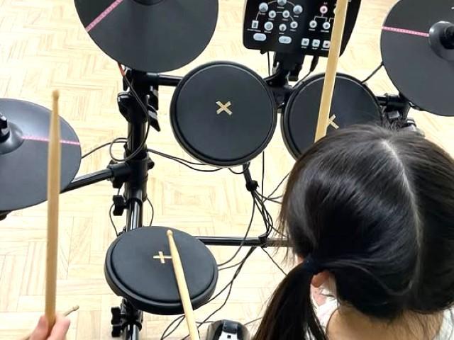 【児童指導員】多機能型施設/正社員/資格必須/月給28万円～/土日祝休み！/ブランクOK/音楽療育♪療育の専門家×音楽のプロがタッグを組み、子どもたちを楽しく支援◎の写真5枚目