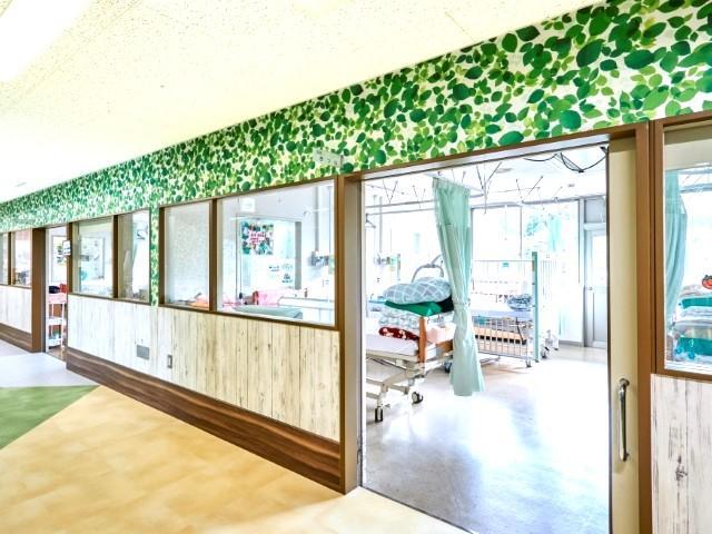 【言語聴覚士】重症心身障害児施設/正社員/資格必須/月給21万円～/残業ほぼなし◎/施設見学可/住宅・扶養手当あり/ノーリフティングケアや新制服の導入で明るい福祉の現場を実現！の写真3枚目