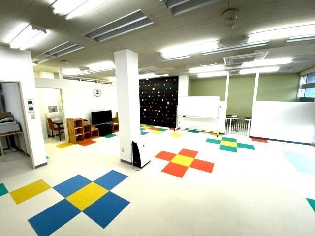 【児童指導員】放課後等デイサービス/正社員/資格必須/月給21.5万円～/残業ほぼなし/全国に300施設以上を展開する業界大手のFC♪/個別対応で自主性を伸ばす療育◎の写真10枚目