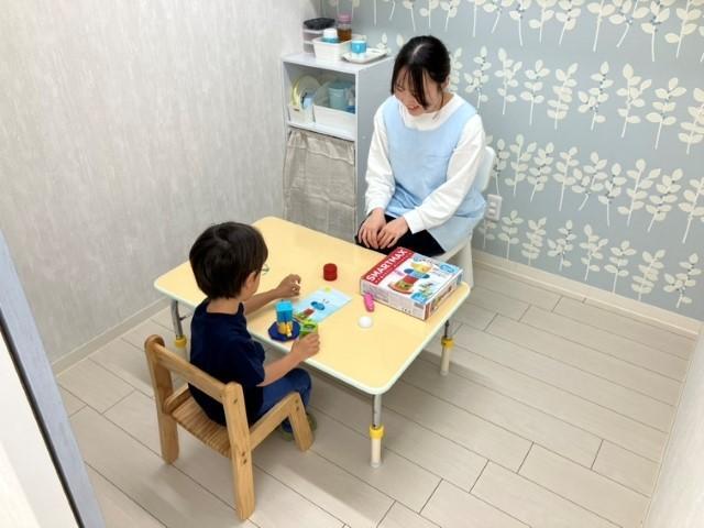 【言語聴覚士】児童発達支援/正社員/資格必須/月給28万円～/日曜休み/残業ほぼなし/研修＆資格取得支援充実/「たくさん、小さく、確実に」独自療育が特徴♪の写真1枚目