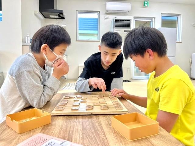 【保育士】多機能型施設/日祝休み◎/車両借上げ手当あり/子どもたちの「できた！」を増やし、挑戦と成長のよろこびをみんなで共感し合う療育♪/月給21万円～/正社員/資格必須の写真3枚目