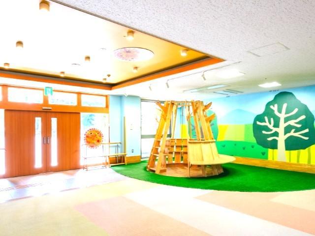 【理学療法士】重症心身障害児施設/正社員/資格必須/月給21万円～/残業ほぼなし◎/施設見学可/住宅・扶養手当あり/ノーリフティングケアや新制服の導入で明るい福祉の現場を実現！の写真1枚目