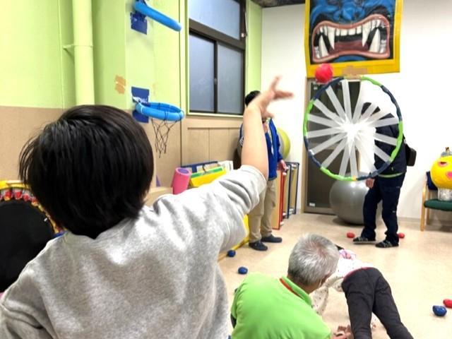 【保育士】放課後等デイサービス/正社員/資格必須/月給21.5万円～/昇給・賞与あり/日曜定休/資格取得支援制度あり/子どもと関わるやりがいのあるお仕事です♪の写真2枚目