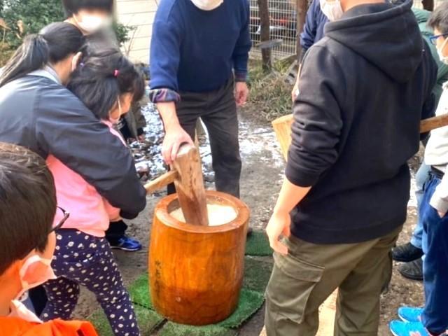 【児童指導員】放課後等デイサービス/⼟⽇祝休み◎/年休120日以上/描く・造る・遊ぶがテーマのアートスペースで、子どもたちにホッとする時間を♪/⽉給15.2万円〜/正社員/資格必須の写真8枚目