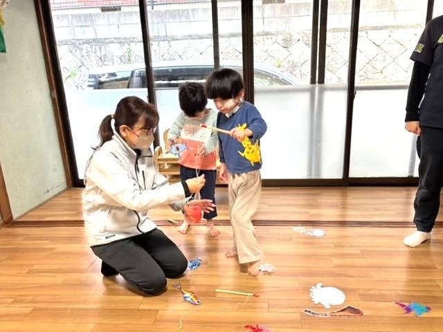 【児童指導員】多機能型施設/日祝休み◎/看護師常駐/PT・OT・STや音楽療法士による専門性の高い支援が特徴♪/残業ほぼなし/月給19万円～/正社員/資格必須