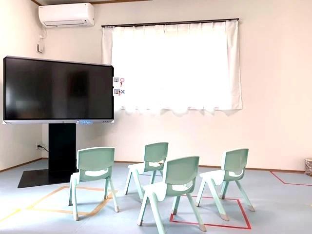 【児童発達支援管理責任者】多機能型施設/年休112日◎/遊ぶ＆学ぶが叶う大型タッチパネルを導入！子どもの心を受け止め、その思いに寄り添う療育♪/月給27万円～/正社員/資格必須
