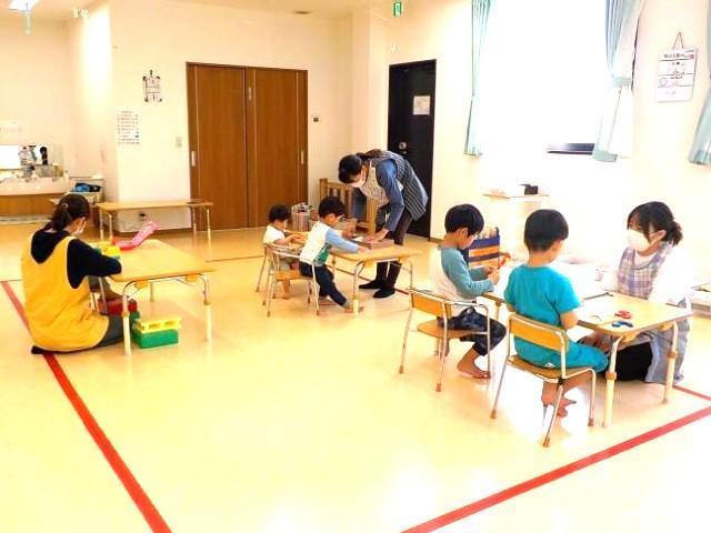 【保育士】児童発達支援/週休2日制/日祝休み◎/育休取得実績あり/福祉施設を複数展開する法人♪/遊びを通して「やりたい」「知りたい」をはぐくむ/月給21.5万円～/正社員/資格必須