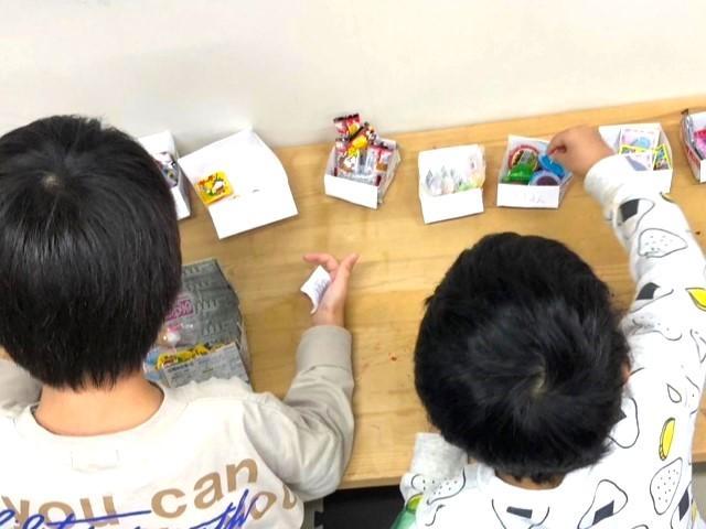 【保育士】多機能型施設/正社員/資格必須/⽉給21万円〜/完全週休2日制/実務経験5年以上の方歓迎！/朝はゆっくり10時半出勤♪/料理がテーマの療育◎の写真1枚目