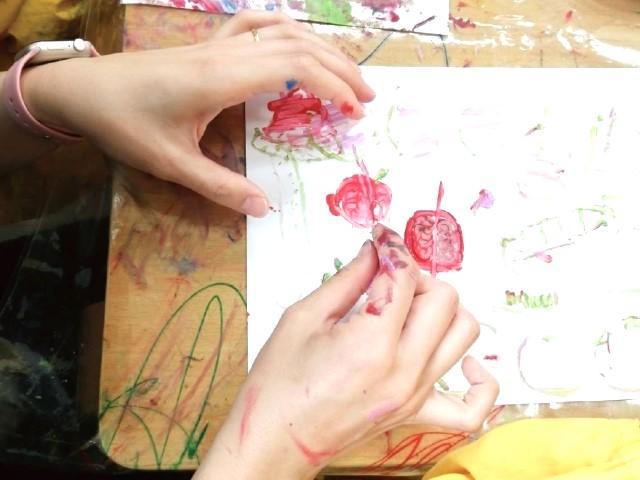 【保育士】児童発達支援/年休124日/土日祝休み◎/アートを取り入れた療育！/「子どもは遊びの発明家」をモットーに、子どもたちをサポート♪/月給22万円～/正社員/資格必須の写真1枚目