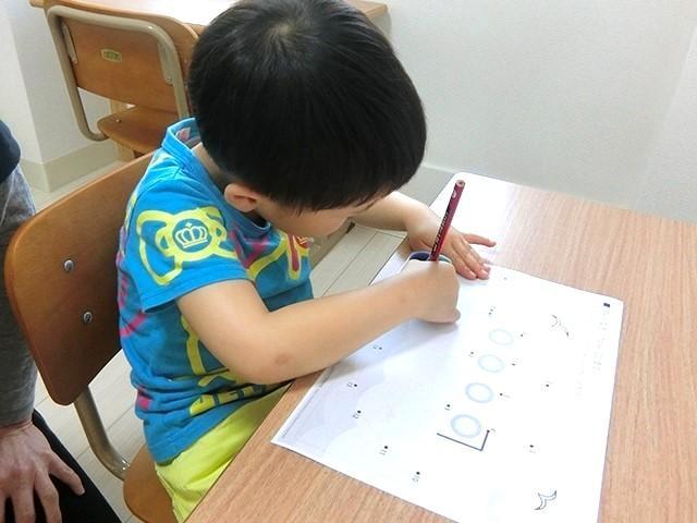 【理学療法士】多機能型施設/日曜休み◎/年間休日120日/育休取得実績あり/専門職と一緒に成長できる！運動＆学習特化型の施設♪/研修＆福利厚生充実/月給24万円～/正社員/資格必須の写真1枚目