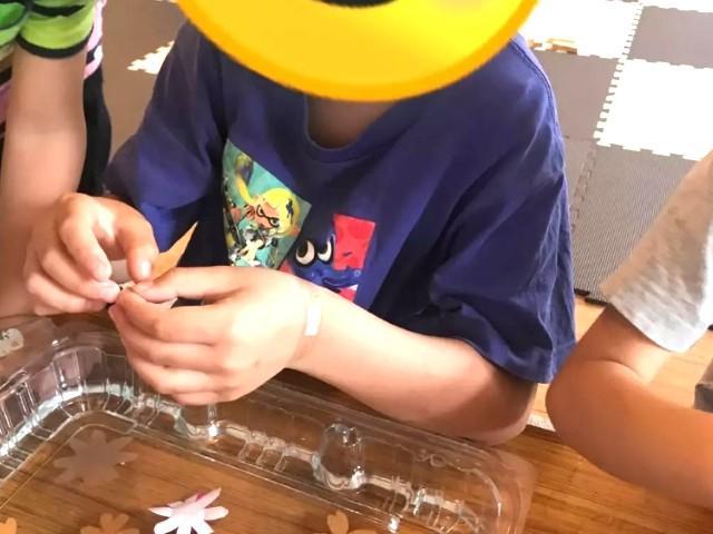 【児童指導員】多機能型施設/日曜休み◎/年間休日120日/4つの療育の柱×5つの独自支援で、子どもたちの好奇心をできる喜びに！/業界高水準の待遇/月給21万円～/正社員/資格必須の写真2枚目