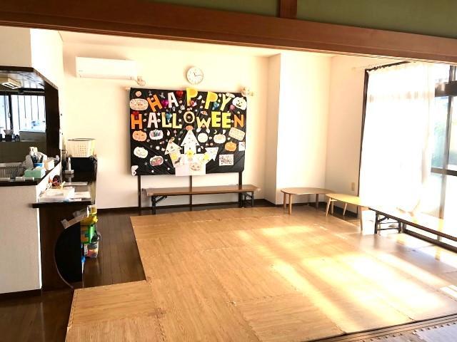 【保育士】多機能型施設/年休110日/平日はゆっくり10時出勤♪/成功も失敗も、すべてが大切な学びとなる場所◎/⽉給22万円〜/正社員/資格必須