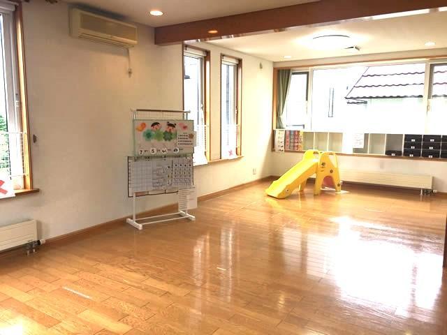 【児童指導員】多機能型施設/月平均9日休み！/OFF-JT、スキル研修など教育体制◎/子どもたちの未来のために、スタッフもともに成長していく♪/月給19.4万円/正社員/資格必須の写真8枚目