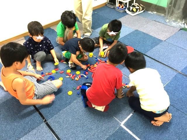 【保育士】多機能型施設/4週8休制/OFF-JT、スキル研修など教育体制◎/子どもたちの未来のために、スタッフもともに成長していく♪/月給19.9万円～/正社員/資格必須の写真2枚目