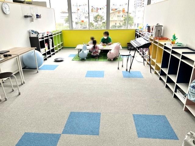 【保育士】多機能型施設/2025年中オープン！年休120日/土日休み◎/研修制度あり/21世紀を生き抜く「プログラミング的思考力」を養う療育♪/月給19万円～/正社員/資格必須の写真4枚目