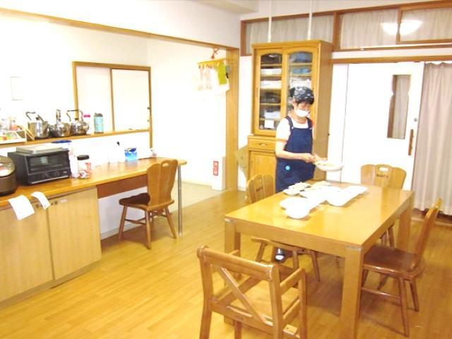 【児童指導員】児童福祉施設/年休125日♪/産休・育休・介護休暇取得実績あり◎/借り上げ宿舎制度や住宅手当など福利厚生充実で働きやすさ抜群！/月給21.5万円～/正社員/資格必須