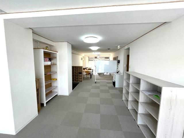 【児童指導員】放課後等デイサービス/日祝休み◎/完全週休2日制/みんなで笑って、楽しむ！学習・PCスキル・SSTに特化した「能力開発型」放デイ♪/月給18万円～/正社員/資格必須の写真3枚目