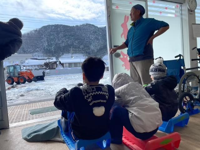 【保育士】放課後等デイサービス/週4日or週5日勤務を選択可♪/ファッション自由/子どもたちの将来を見据え、遊びを通して好奇心を刺激する療育！/月給18万円～/正社員/資格必須の写真7枚目