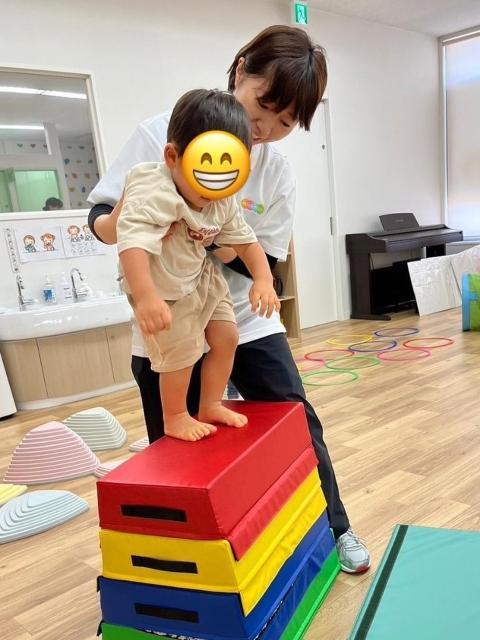【児童指導員】多機能型施設/年休130日/時短勤務可/実践的に学べる研修あり◎/ABAを主とした個別療育＆SSTを取り入れた小集団療育を実施♪/月給21.5万円～/正社員/資格必須の写真3枚目