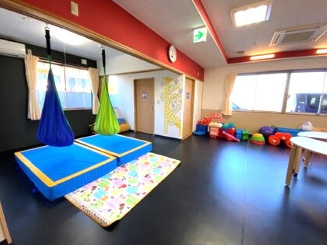 【看護師/准看護師】放課後等デイサービス/正社員/資格必須/⽉給19.9万円〜/週休2日制/残業ほぼなし/日曜休み/誰もが主役になれる療育/保育園あり♪子育て世代も働きやすい職場です！