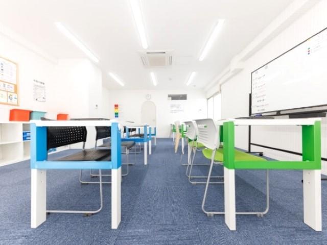 【児童指導員】放課後等デイサービス/正社員/資格必須/月給21万円～/週休2日制/日祝休み♪/残業ほぼなし/ユニークな勤務＆休暇制度◎/プログラミング療育で好きを伸ばす！の写真2枚目
