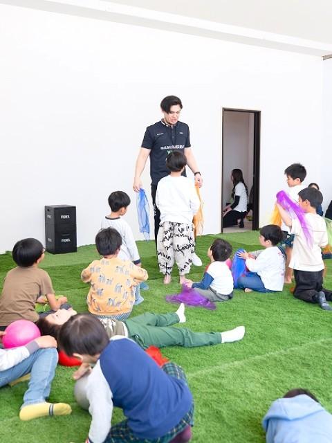 【保育士】放課後等デイサービス/週1日～勤務OK/午後のみ勤務◎/元サッカー選手による本格的な運動療育で未来を豊かにする支援！/時給1,200円～/パート・アルバイト/資格必須の写真5枚目