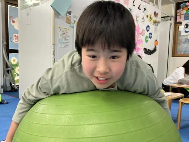 【臨床心理士/公認心理師】放課後等デイサービス/週休2日制/日曜休み/全国190教室を展開するFC/充実の研修＆独自の運動療育で学び、さらに成長も♪/月給23万円～/正社員/資格必須