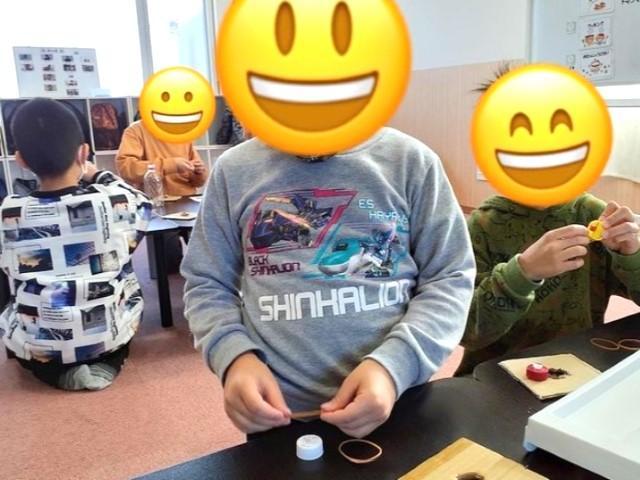 【児童指導員】多機能型施設/正社員/資格必須/資格必須/⽉給20.9万円～/日祝休み！/育児休業取得実績あり/楽しいお出かけで感性・社会性をそだてる♪わくわくも成長も得られる場所◎の写真1枚目