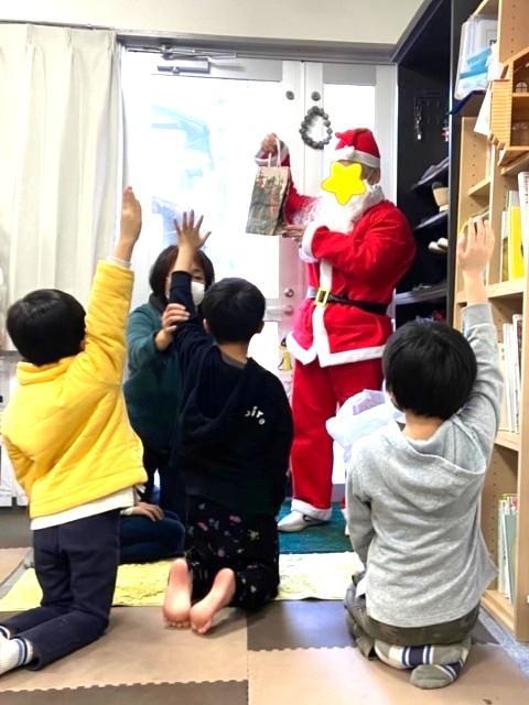 【理学療法士】放課後等デイサービス/正社員/資格必須/⽉給20.5万円〜/日祝休み◎/年休120日/英語や音楽、ダンスなどの専門療育で感性をはぐくみ、個性を生かした成長を♪の写真5枚目