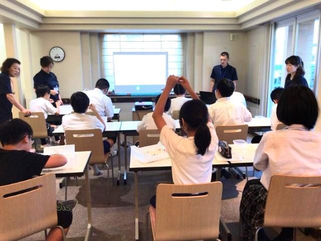 【理学療法士】放課後等デイサービス/日祝休み◎/月給30.2万円～/多彩な事業を展開する法人の研修で成長も！/進学と就職に特化した就労準備型放デイ♪/残業ほぼなし/正社員/資格必須の写真1枚目