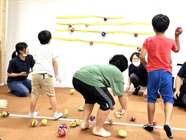 【保育士】多機能型施設/週休2日制◎/送迎なし/残業ほぼなし/教育体制充実！/子どもたちの「気持ち」「その子らしさ」を受けとめ、伸ばす療育♪/月給24.5万円～/正社員/資格必須の写真3枚目