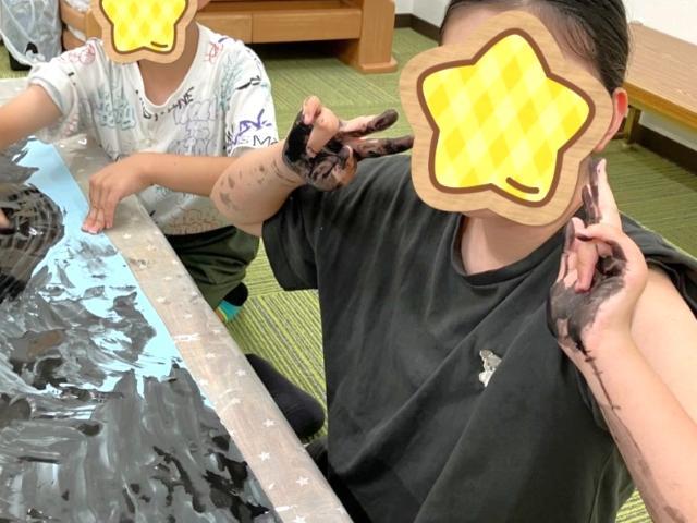 【児童指導員】多機能型施設/週休2日制/日曜休み/産休育休取得実績あり/曜日ごとにプログラムを決めた集団支援に注力/能力を伸ばしながら社会性を育む♪/月給22万円～/正社員/資格必須の写真1枚目