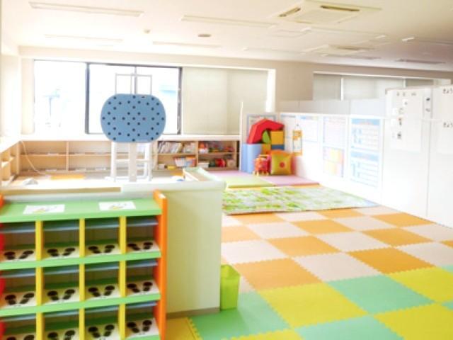 【保育士】多機能型施設/正社員/資格必須/月給20万円～/残業ほぼなし/ブランク可/右脳・左脳の活用を重視した療育プログラムを実施◎/子どもたちの無限の可能性を広げる♪の写真2枚目