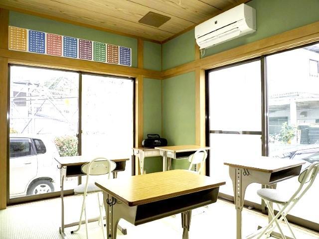 【臨床心理士/公認心理師】多機能型施設/残業ほぼなし◎/資格取得支援あり♪/子どもたちとの時間を第一にしたアットホームな一軒家デイ/月給22万円～/車通勤可/正社員/資格必須の写真1枚目