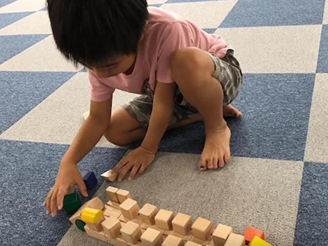 【保育士】放課後等デイサービス/完全週休2日制/日祝休み◎/ソーシャルスキルの向上に特化した療育/遊びや活動を通して自信をはぐくむ♪/月給18.5万円～/契約社員/資格必須の写真1枚目