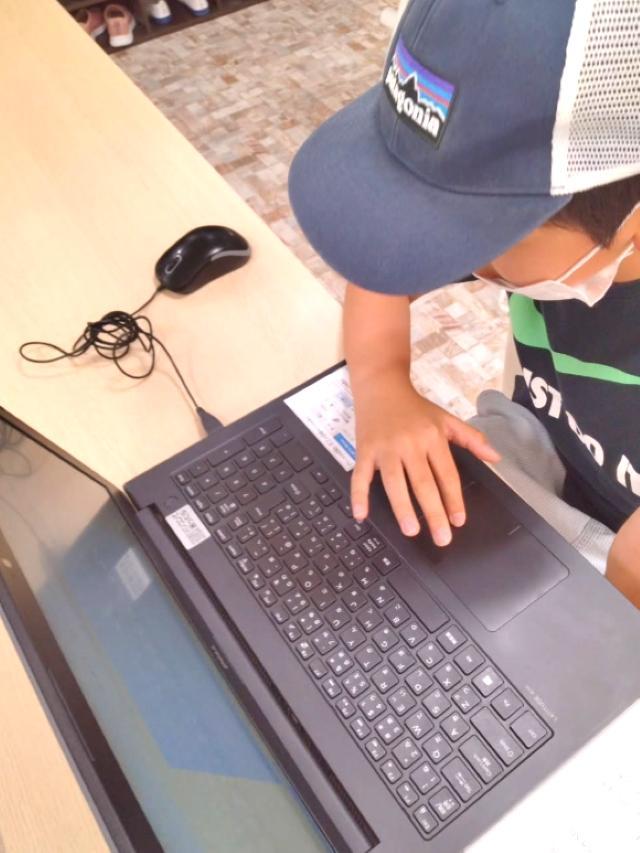 【児童指導員兼管理者】放課後等デイサービス/日祝休み/残業ほぼなし/研修期間ありで安心！/進学・就労準備型放デイ◎ゲーム形式で楽しく学びを♪/月給22.2万円～/正社員/資格必須の写真5枚目