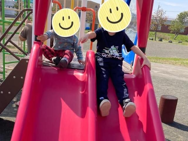 【作業療法士】多機能型施設/年間休日120日以上/完全週休2日制/​体操をメインとした運動や活動を実施！/笑顔と社会性をはぐくむ療育支援♪/月給18.2万円～/正社員/資格必須の写真1枚目