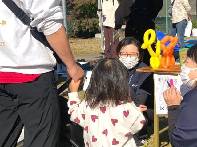 【児童指導員】放課後等デイサービス/日祝休み◎/育休取得実績あり/子どもの「やってみたい」を応援しながら、大人も一緒に成長していく施設♪/月給21.5万円～/契約社員/資格必須