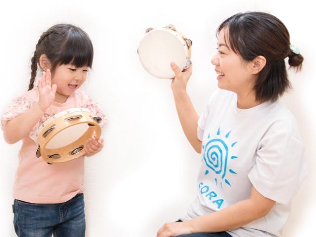 【児童指導員】多機能型施設/残業ほぼなし◎/月給26万円～/「1対1×オーダーメイド療育」で子どもたちのための支援を♪/多彩な有資格者＆自社研究機関でさらに成長も/正社員/資格必須の写真10枚目