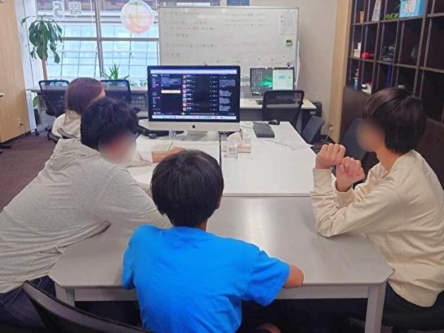 【児童指導員】放課後等デイサービス/週休2日制/月9日休み◎/残業ほぼなし/中高生向けの就労準備型施設♪/ニーズに寄り添った支援で将来に希望を！/月給21.5万円～/正社員/資格必須の写真2枚目