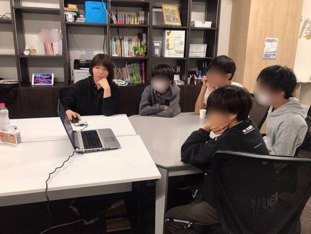 【児童指導員】放課後等デイサービス/週休2日制/月9日休み◎/残業ほぼなし/中高生向けの就労準備型施設♪/ニーズに寄り添った支援で将来に希望を！/月給21.5万円～/正社員/資格必須の写真4枚目